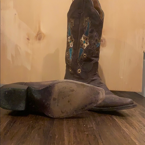 Cowboy boots - Picture 2 of 2